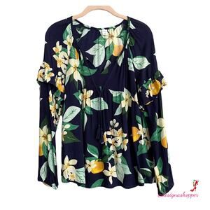 Very pretty Old Navy Floral Ruffle top SM